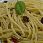 Spaghetti con pomodori secchi e olive THMB